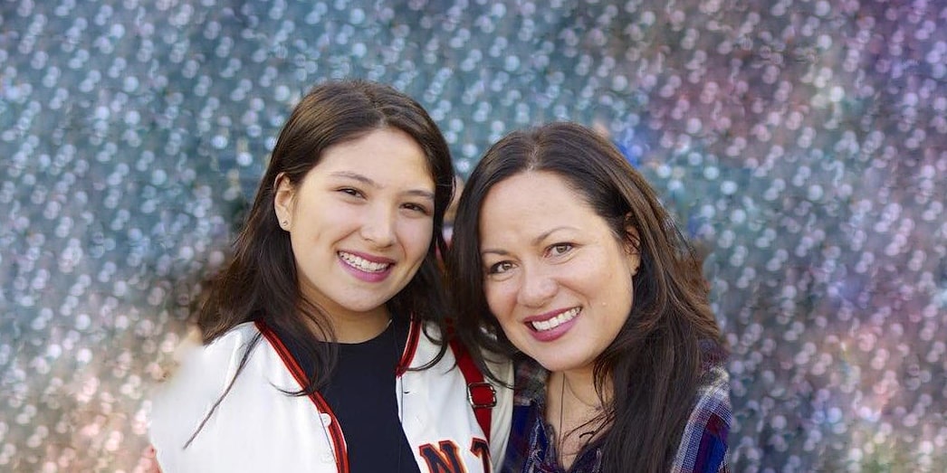 Wren Keasler and her mother Shannon Lee in a frame